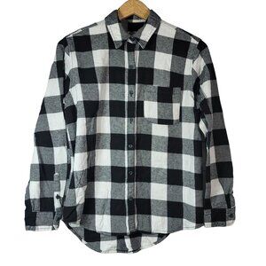 Universal Thread Flannel Top White Black XS Button Up Long Sleeve Buffalo Plaid